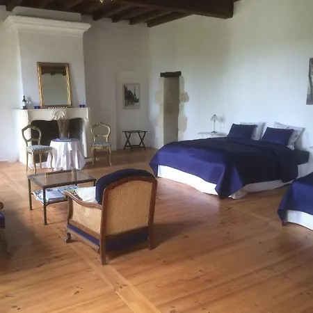Le Petit Chateau Panzió Servanches