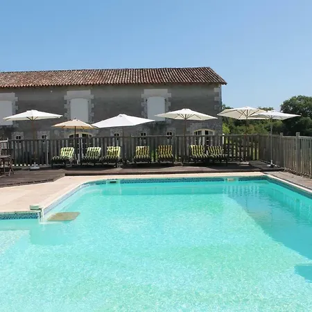 Le Petit Chateau Servanches
