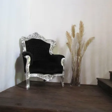 Le Petit Chateau *