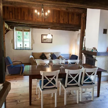 Le Petit Chateau Couette-café