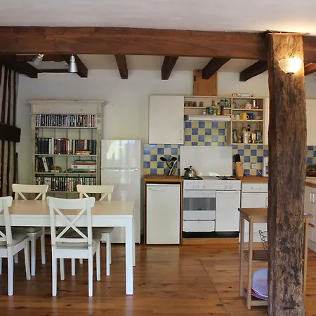 Le Petit Chateau *