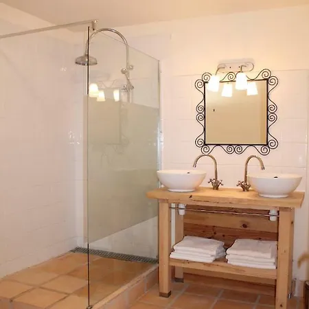 Le Petit Chateau Servanches