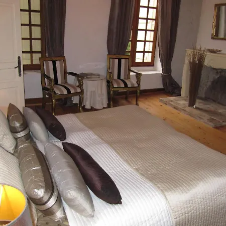 Le Petit Chateau Servanches