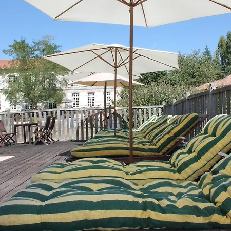 Le Petit Chateau Servanches